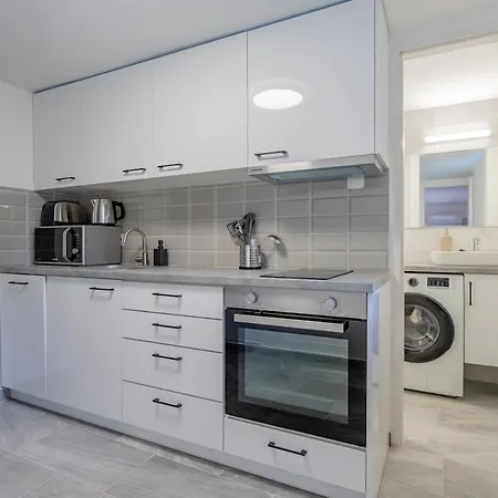 Leaf Song 1 Будапешт