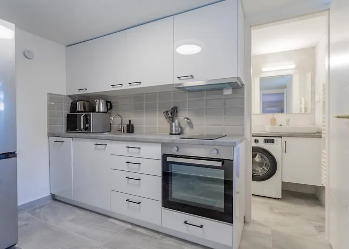 Leaf Song 1 Budapesta